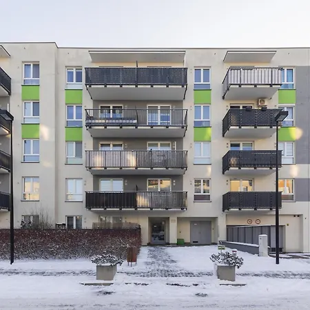 Subtle Colors In With Furnished Balcony By Renters 公寓 *